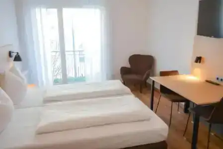 LA serviced - 16