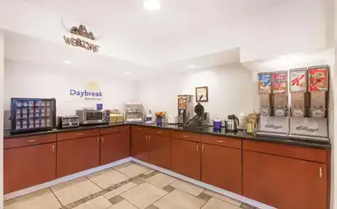 Days Inn by Wyndham Austin/University/Downtown - 19