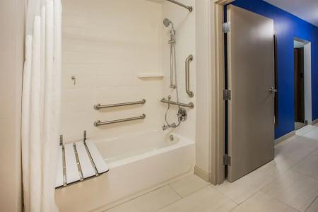 Holiday Inn Express East, An Ihg - 41