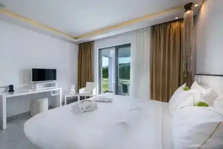 Diamond Deluxe - Adults Only - 63