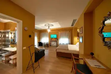 Rarity Suites - 226