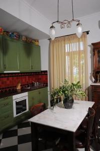 Metohi Georgila - 100