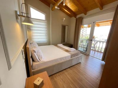 Rias Penthouse Suites - 3