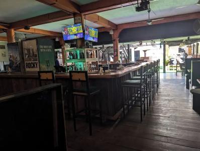 Q-Bar & - 20