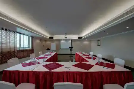 Howard Johnson Plaza by Wyndham Dubai Deira - 17