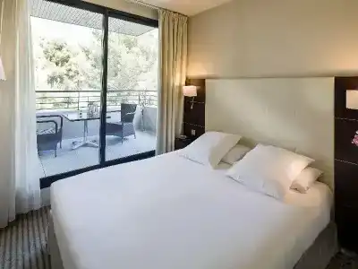 Best Western Plus hôTel De l'Arbois - 86