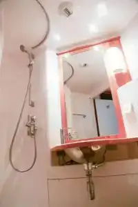 Bud Gett Hostels - 7