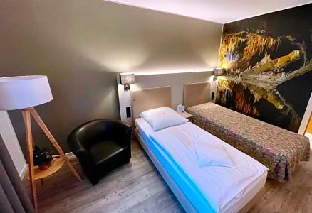 & Restaurant Bergfried - 37