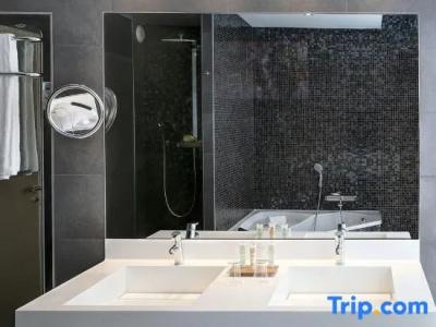 Best Western Premier de La Poste & Spa - 65
