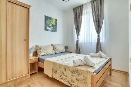 Elena - 227