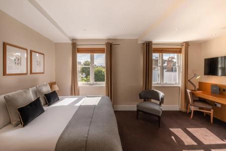 The Resident Kensington - 36