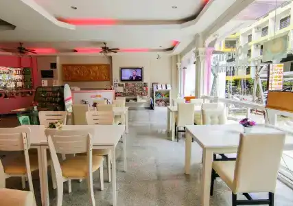 Hollywood Inn Love - 19