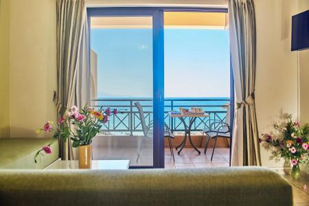 Nanakis Beach Luxury Apartments - 43