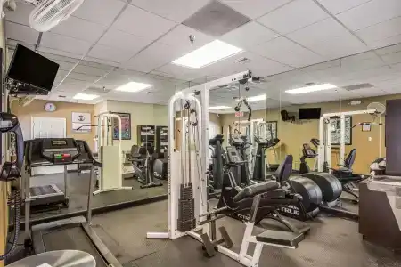 Clarion Inn & Suites Central Beach - 20