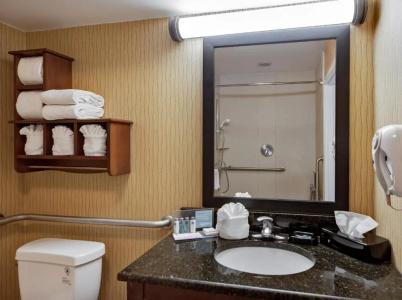 Hampton Inn Broadway at the Beach - 45