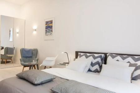 Tesla Boutique  & Rooms - 107