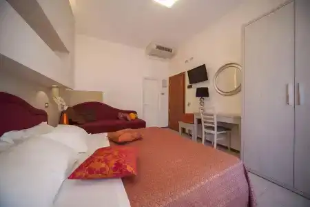 Stella d'Oro - 18