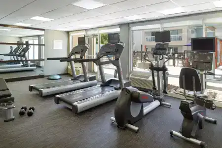 Courtyard by Marriott Broadway - 21