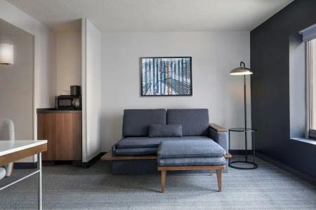 Courtyard by Marriott Chicago Downtown/River North - 51
