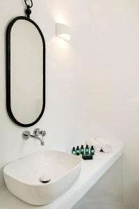 Lilly Residence-Sea View Suites, Adults Only - 64