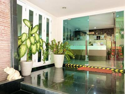 14 Place Sukhumvit Suites - 1