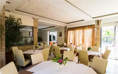 Zante Plaza & - 18