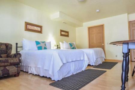 Sea Treasures Inn - 41
