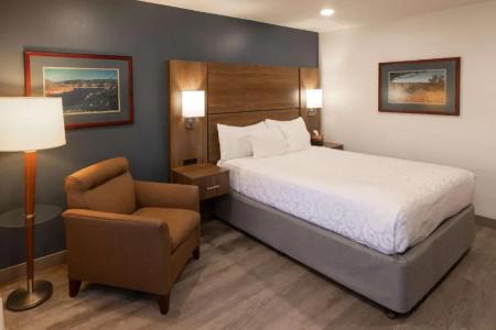 Best Western Plus Clocktower Inn - 94