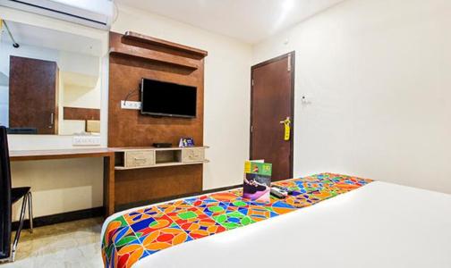 FabCrown Suites - 16