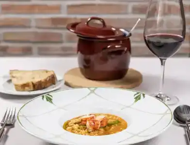 Palacio Solecio, a Small Luxury of the World - 12