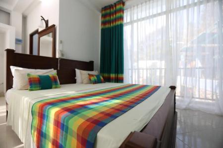 Villa Baywatch, Rumassala - 31