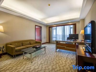 Huihua International - 64