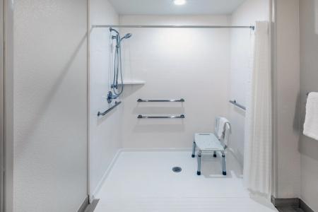 Hawthorn Suites by Wyndham DFW Airport North - 10
