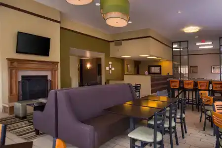 Best Western Ambassador Inn & Suites - 14