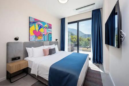 Royal Blue & Residences - 34
