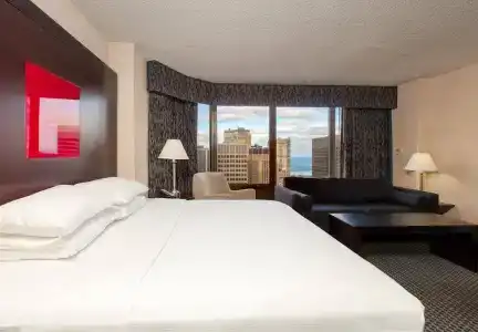 DoubleTree by Hilton Chicago Magnificent Mile - 2