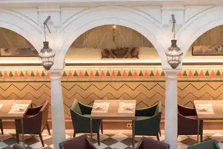 Palacio Solecio, a Small Luxury of the World - 16