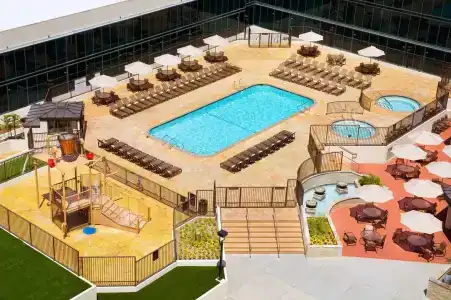 Hilton Anaheim - 15