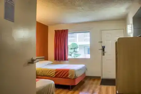 6-Seattle, WA - South - 44