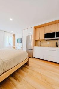 Green Island Inn - 103