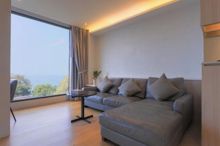 Balcony Seaside Sriracha & Serviced - 140