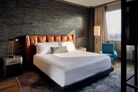 Loews Vanderbilt - 86