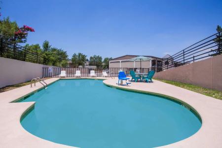 Super 8 by Wyndham - 9