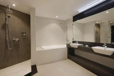 Ramada By Wyndham - 117