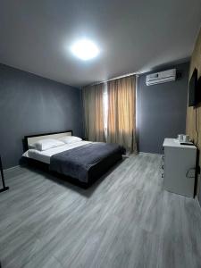 Grey House - 15