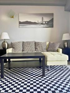 Sea View Court - 93