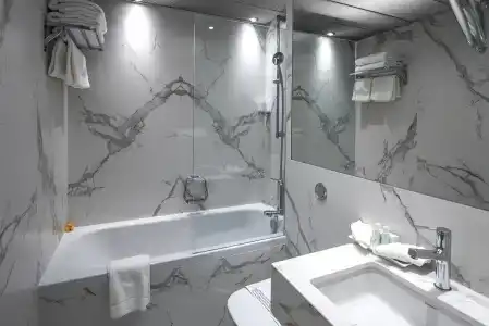 Central Plaza - 9