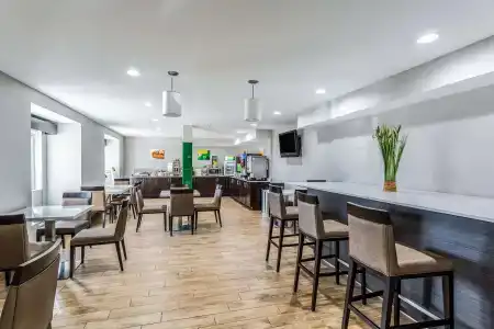 Quality Inn & Suites I-10 - 20
