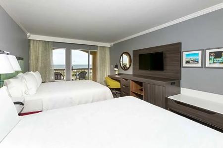 Hampton Inn - 79