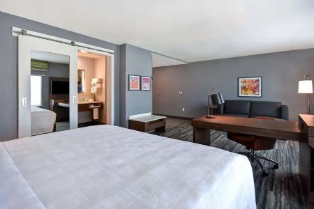Hampton Inn & Suites Las Vegas Convention Center - 44